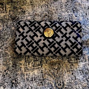 Tommy Hilfiger logo Card Wallet navy blue and gray with gold tone metal.